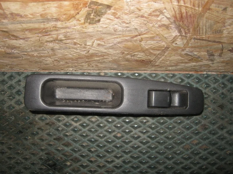 Кнопка стеклоподъемника Nissan Qashqai J10