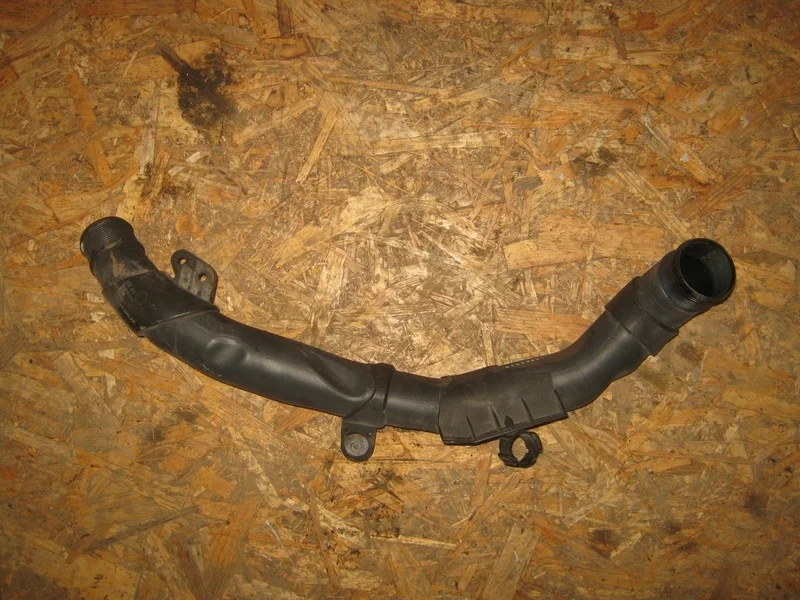 Патрубок интеркулера Volkswagen Golf 6