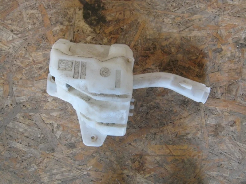 Бачок омывателя Opel Corsa D