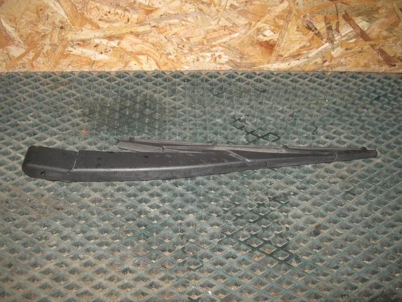 Поводок стеклоочистителя задний Nissan Qashqai J10