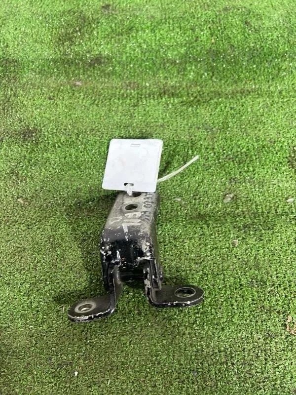 Петля двери Toyota Celica 2002 ZZT230