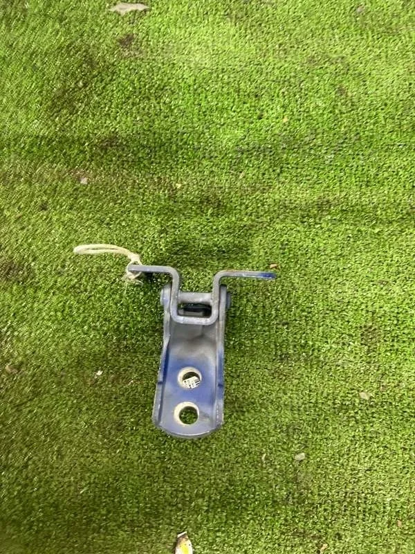 Петля двери Toyota Celica 2002 ZZT230