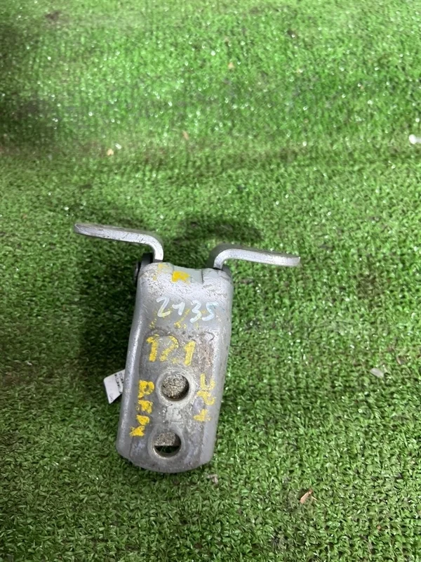 Петля двери Toyota Celica 2002 ZZT230