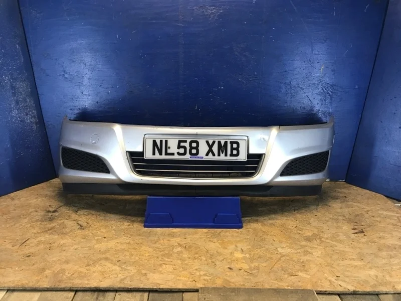 Бампер Opel Astra H 2006-2014 13225746, передний