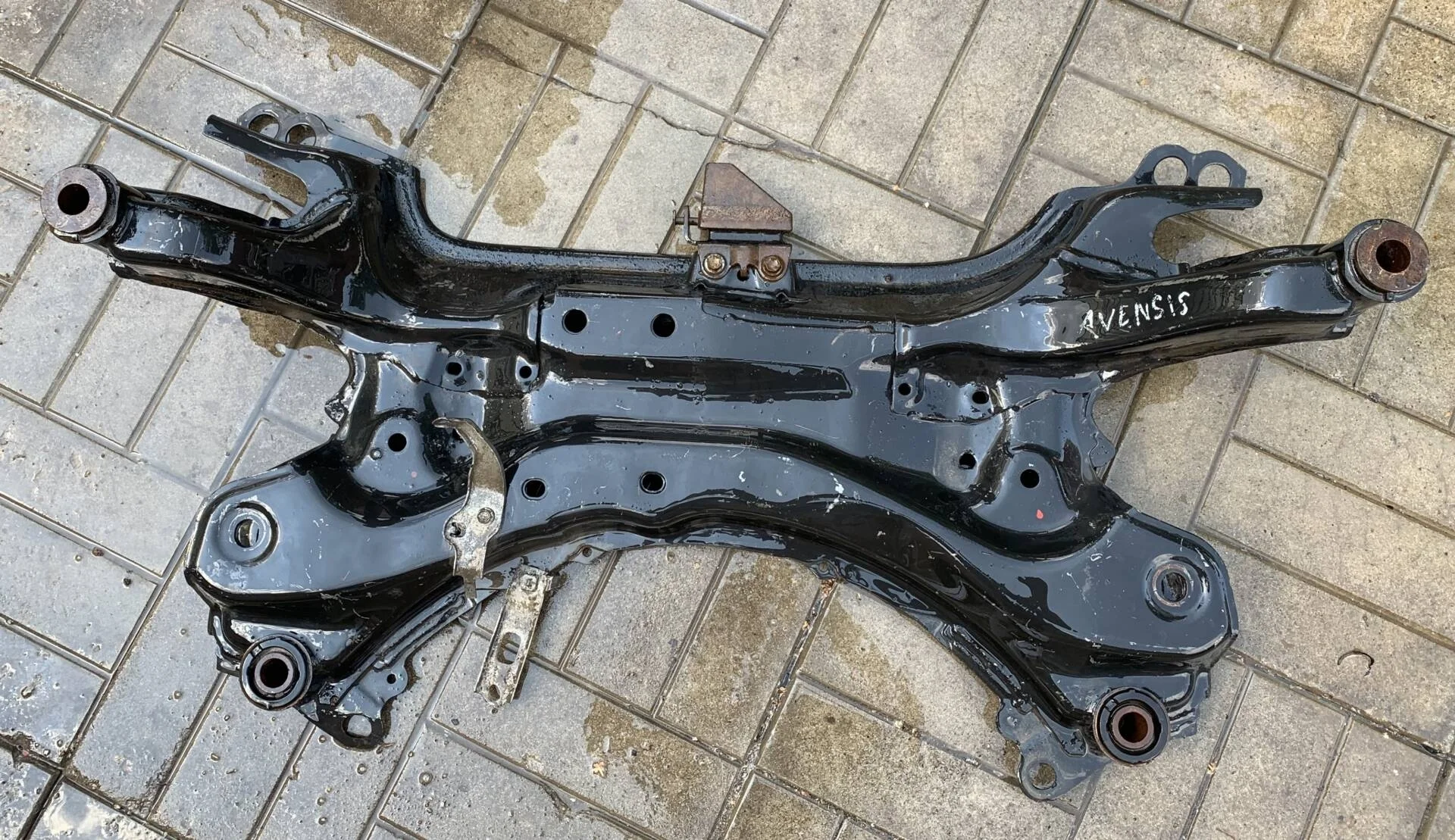 Подрамник передний Toyota Avensis T270