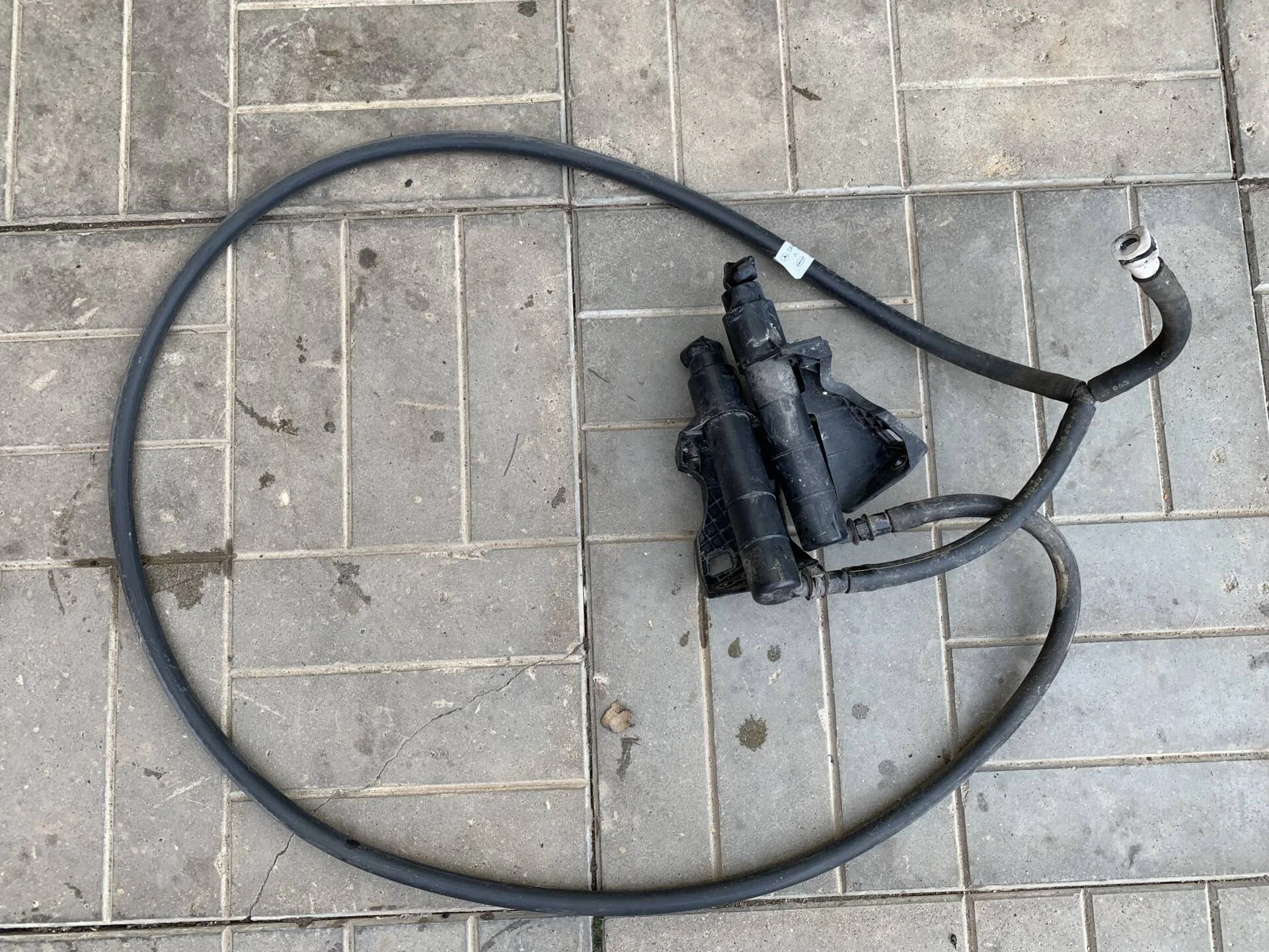 Форсунка омывателя фары Mercedes W164 ML