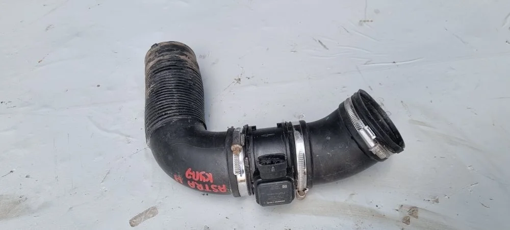 Расходомер воздуха Opel Astra H 55353813