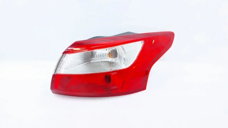 Фонарь Ford Focus 2012 CB8