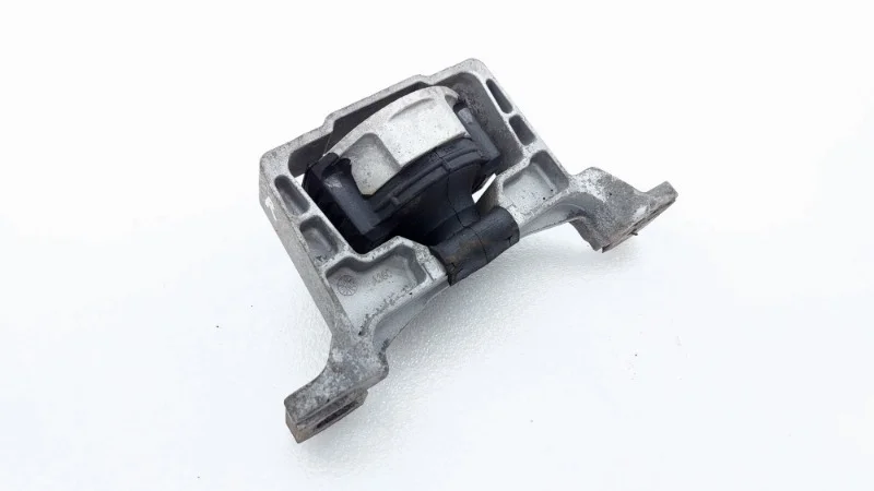 Опора двигателя Ford Focus 2012 CB8