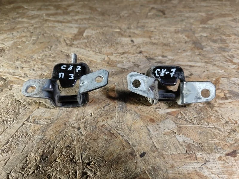 Петля двери задняя правая Mazda Cx7 ER L3 2007