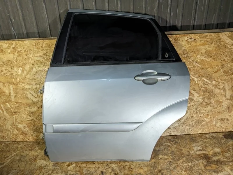 Дверь боковая задняя левая Ford Focus 2.0 2002