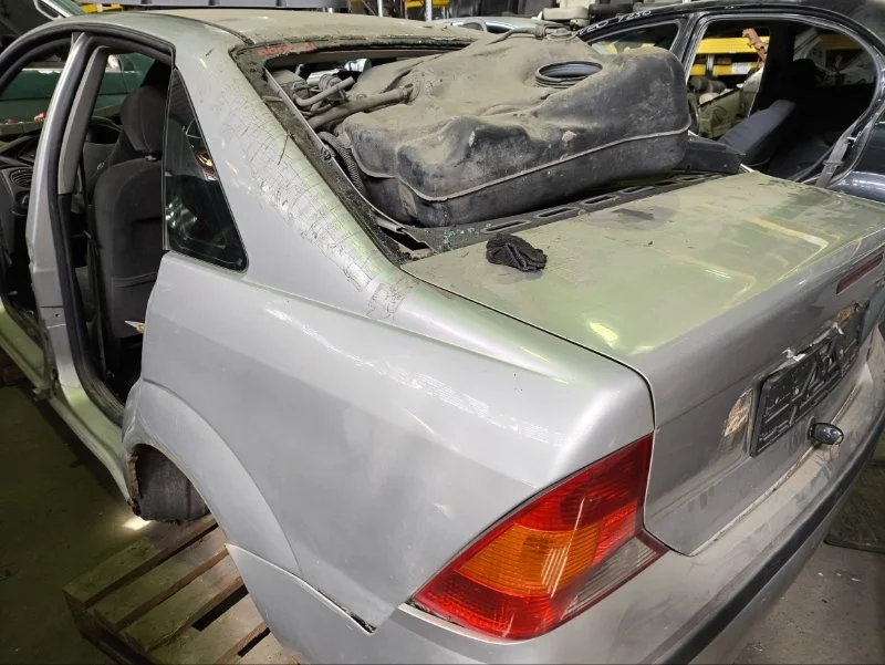 Четверть задний левый Ford Focus 2.0 2002