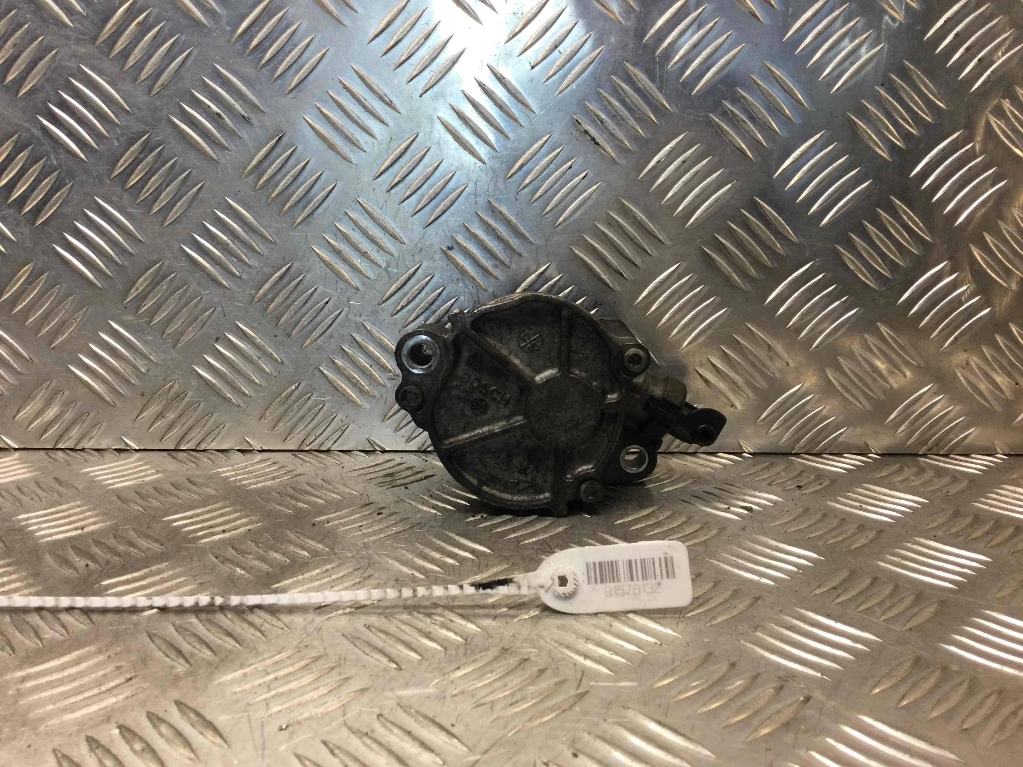 Насос вакуумный Ford Focus 1 поколение [рестайлинг] (2001-2005) дизель 1.6 DTI Механика Седан