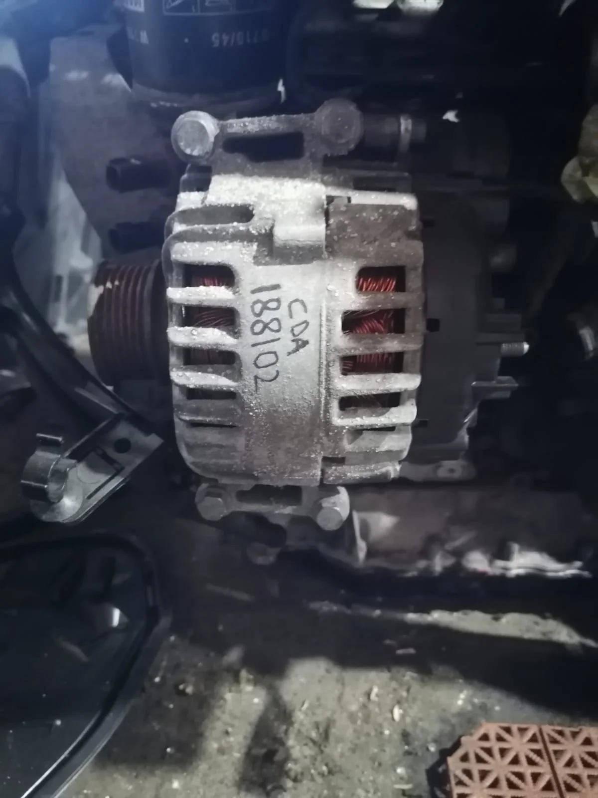 Генератор AUDI A4 8E, A6 C5, SKODA OCTAVIA 1Z, VOLKSWAGEN GOLF 5/5+/6, JETTA 5/6, PASSAT B6/B7/CC, TIGUAN 2,0 140А 2001- поперёк б/у A4 8E(2001-2004);A6 C5(1997-2004);PASSAT B5+(2001-2004);PASSAT B6(2005-2010)