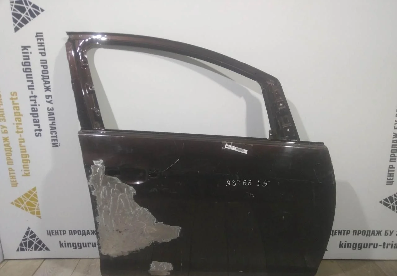 Дверь передняя правая бу Opel Astra J5 OEM 13285607