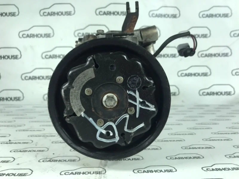 Компрессор кондиционера Volkswagen Polo AZQ