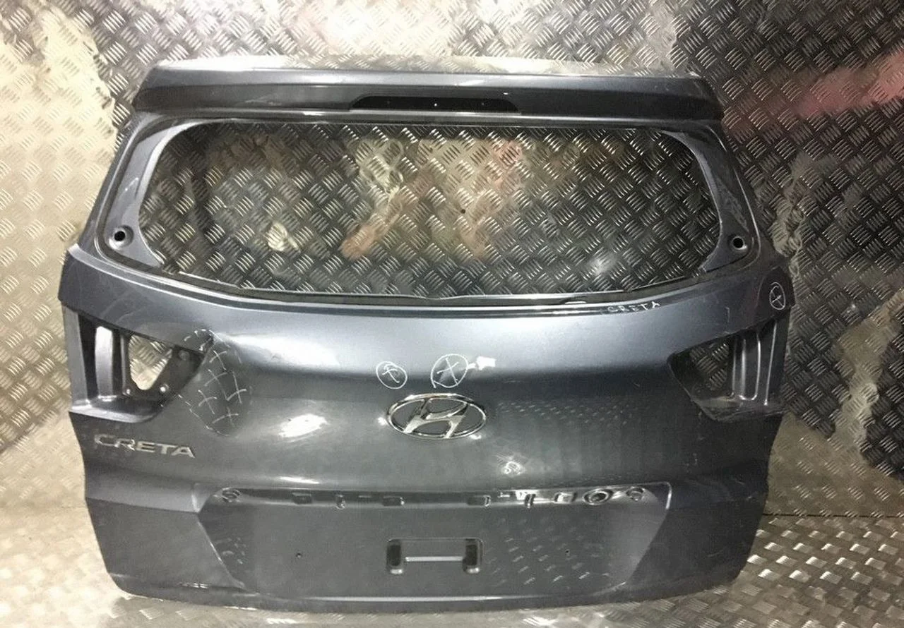 Крышка багажника Hyundai Creta oem 73700M0001 (вмятины)