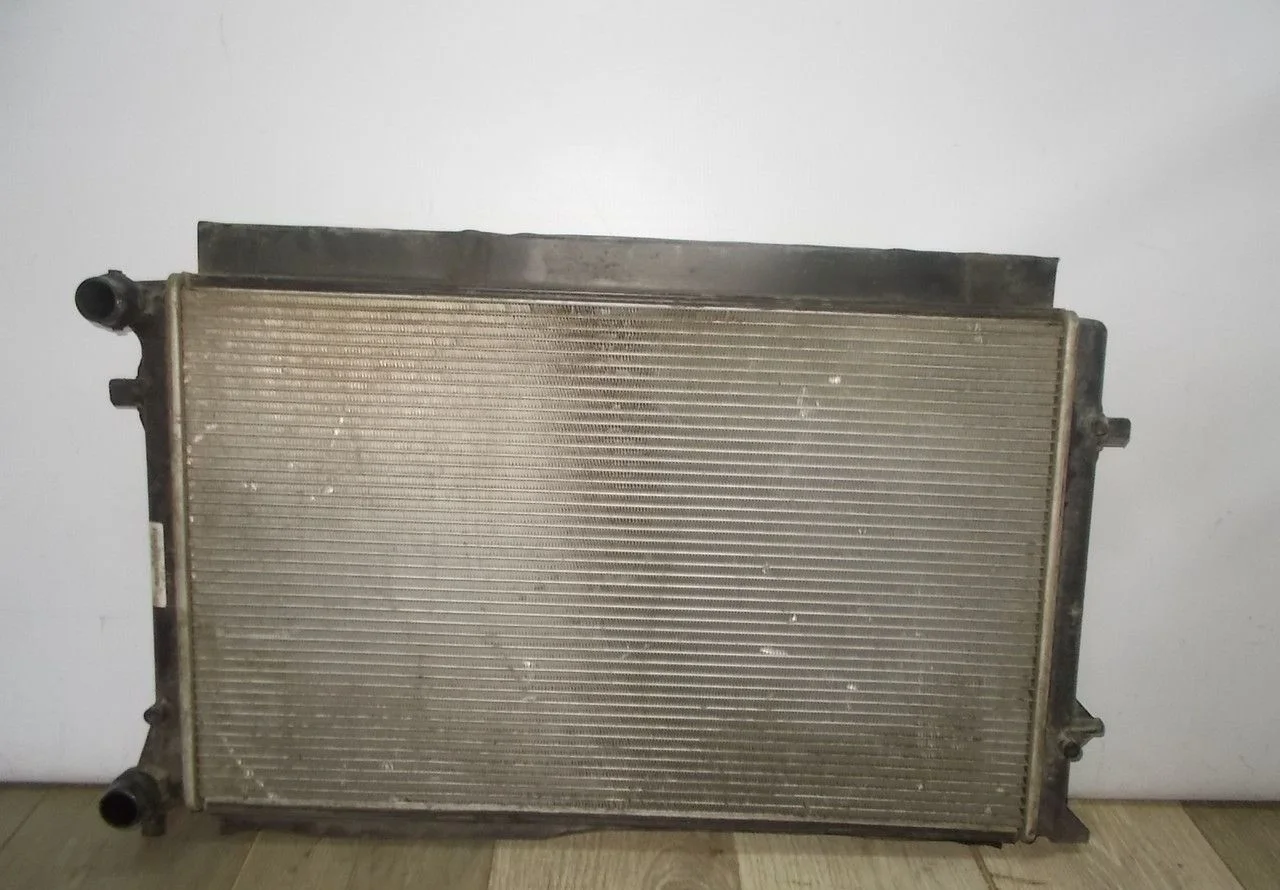 Радиатор охлаждения бу Skoda Yeti OEM 1K0121251CD