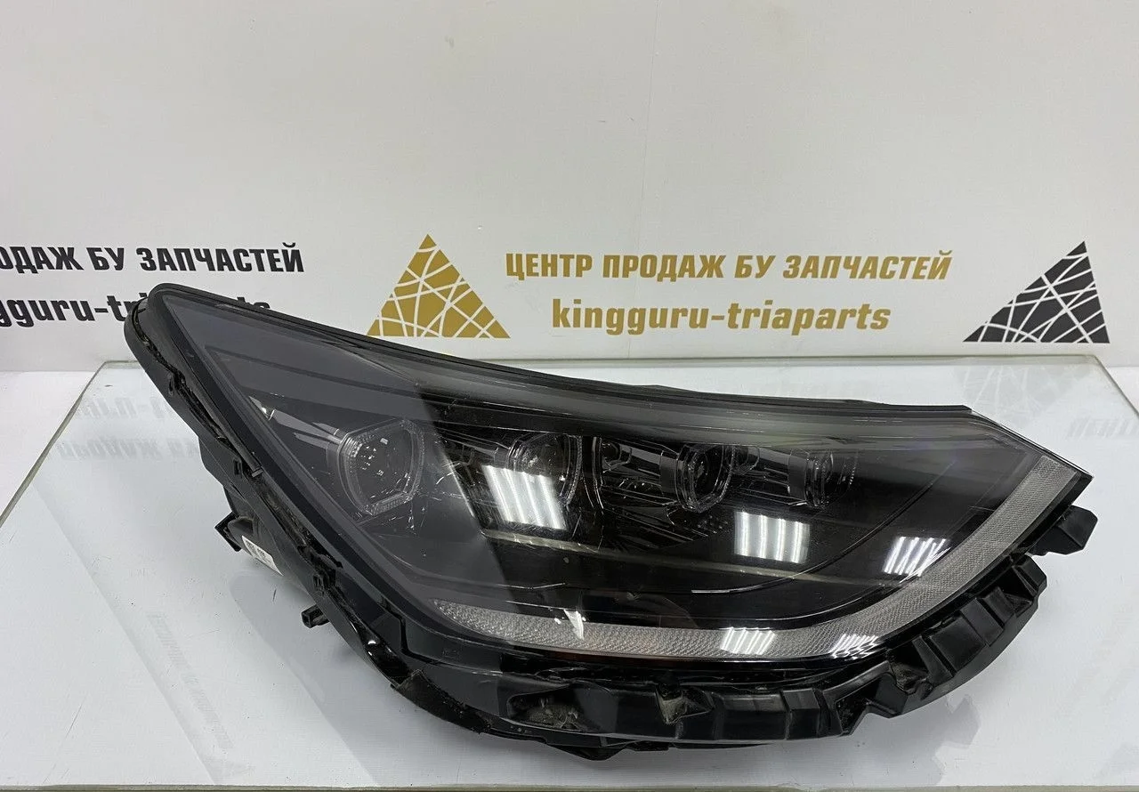 Фара правая Hyundai Sonata 8 LED 2019 oem 92102L1200