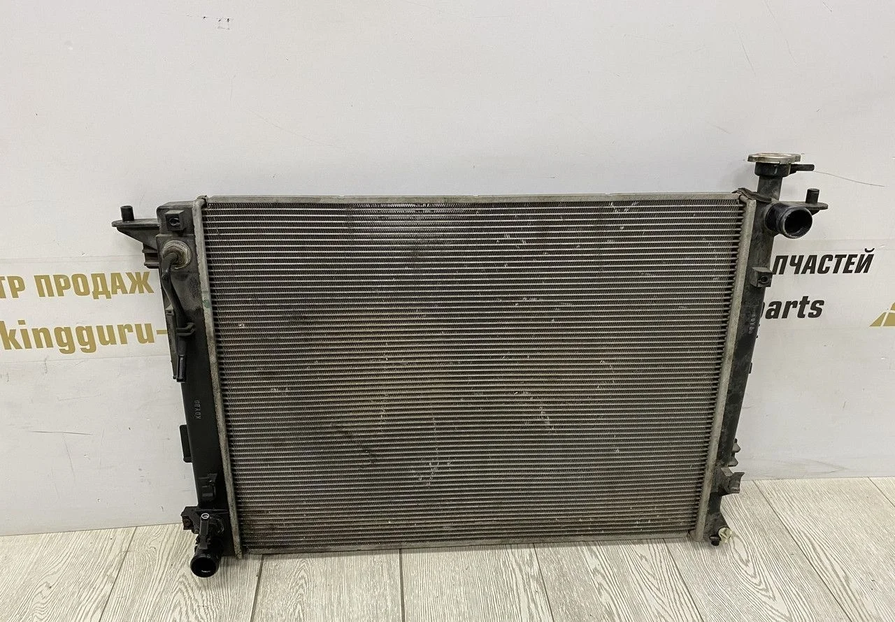 Радиатор охлаждения Hyundai IX35 АКПП 10-15 oem 253102Y500