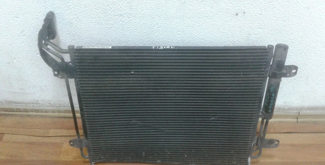 Радиатор кондиционера Volkswagen Tiguan 1 oem 5n0820411e
