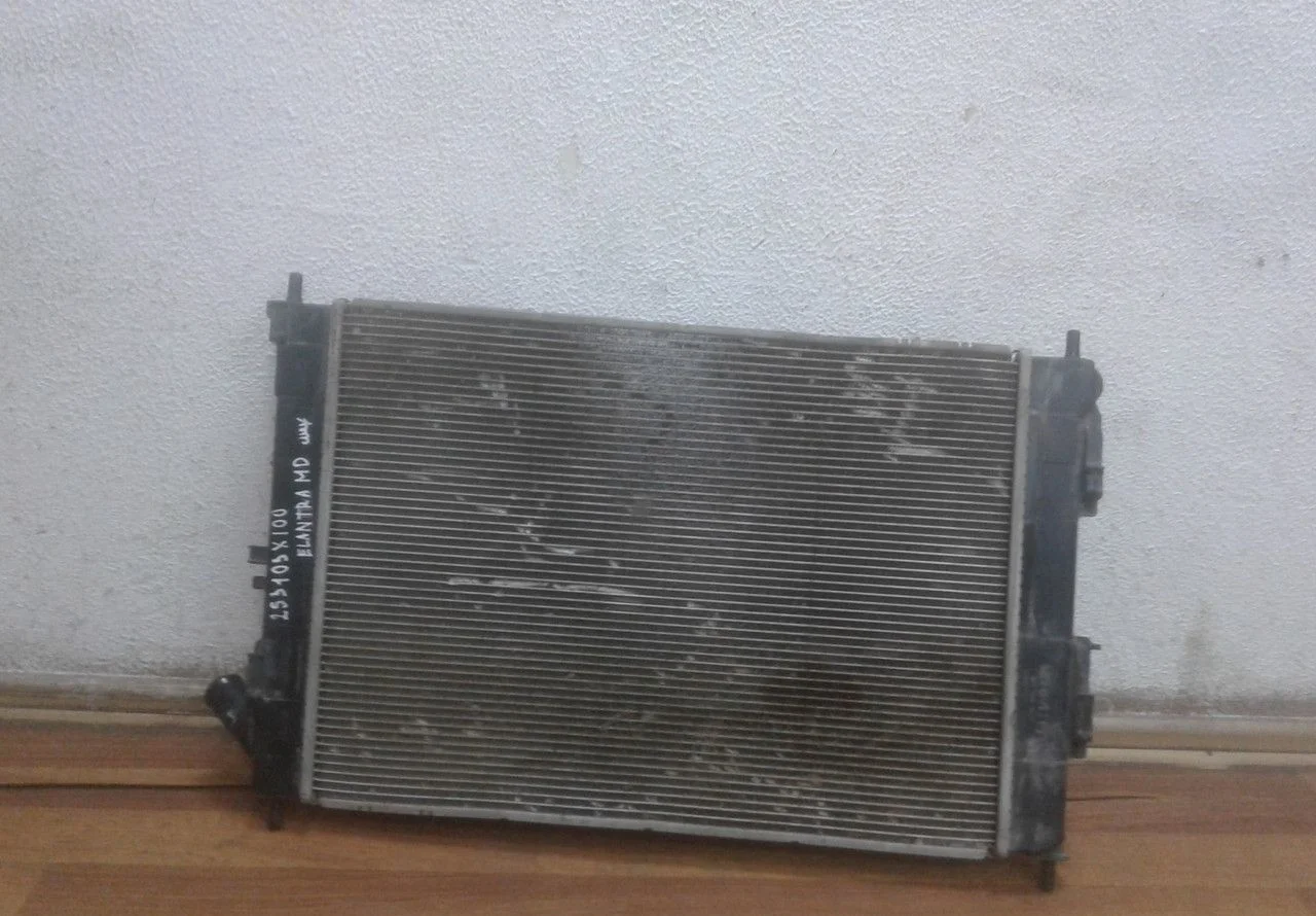 Радиатор охлаждения Hyundai Elantra 5 (10>14) oem 253103x100