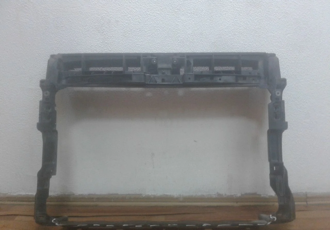 Панель передняя Volkswagen Tiguan 2 (17>)  oem 5NR805588D (трещина) (слом.часть)