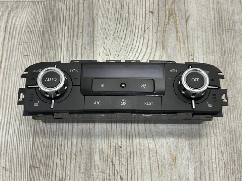 Панель управления климатом VW Touareg NF 2013 7P