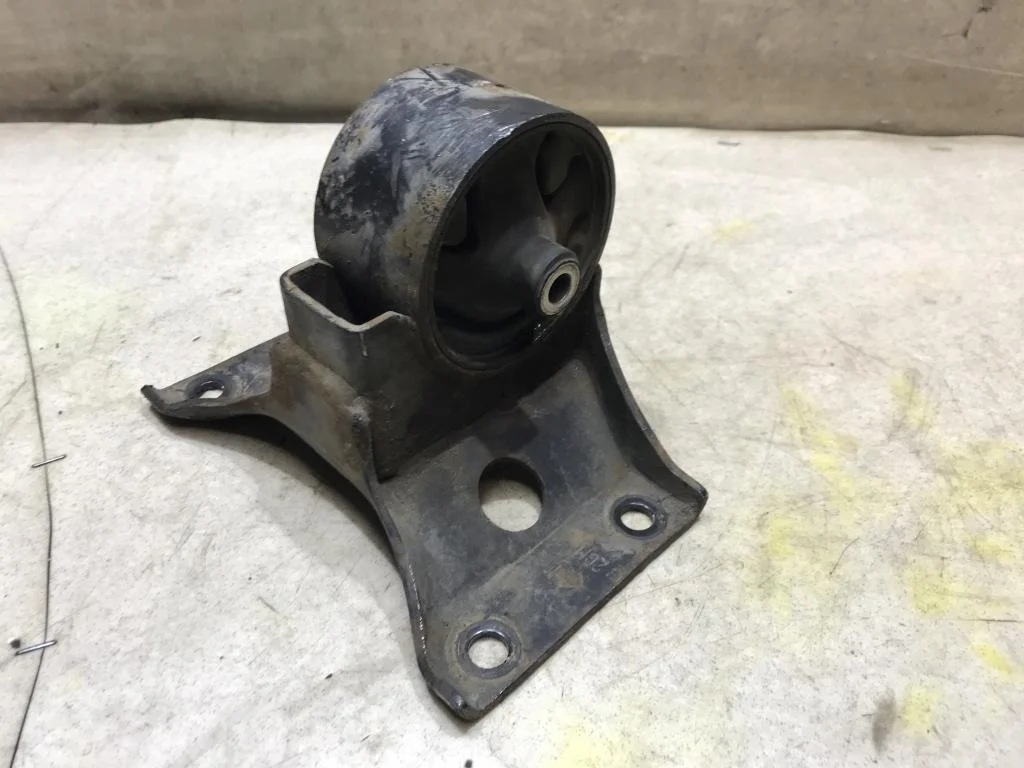 Опора левая Nissan Almera N16