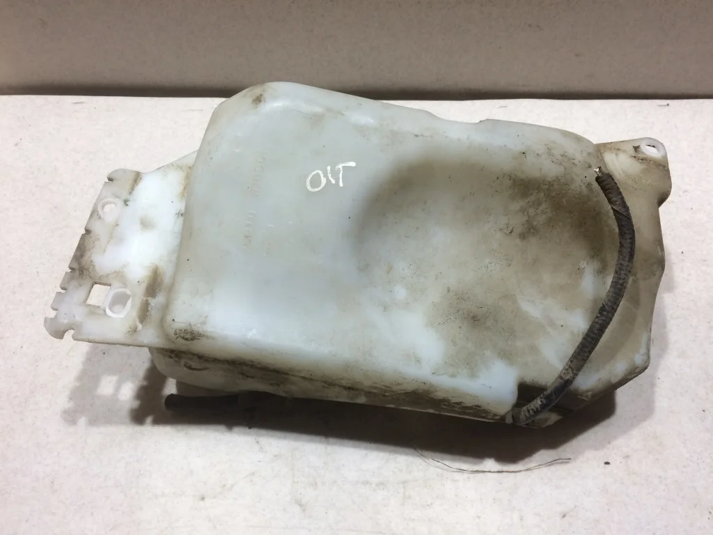 Бачок омывателя Nissan Qashqai J10