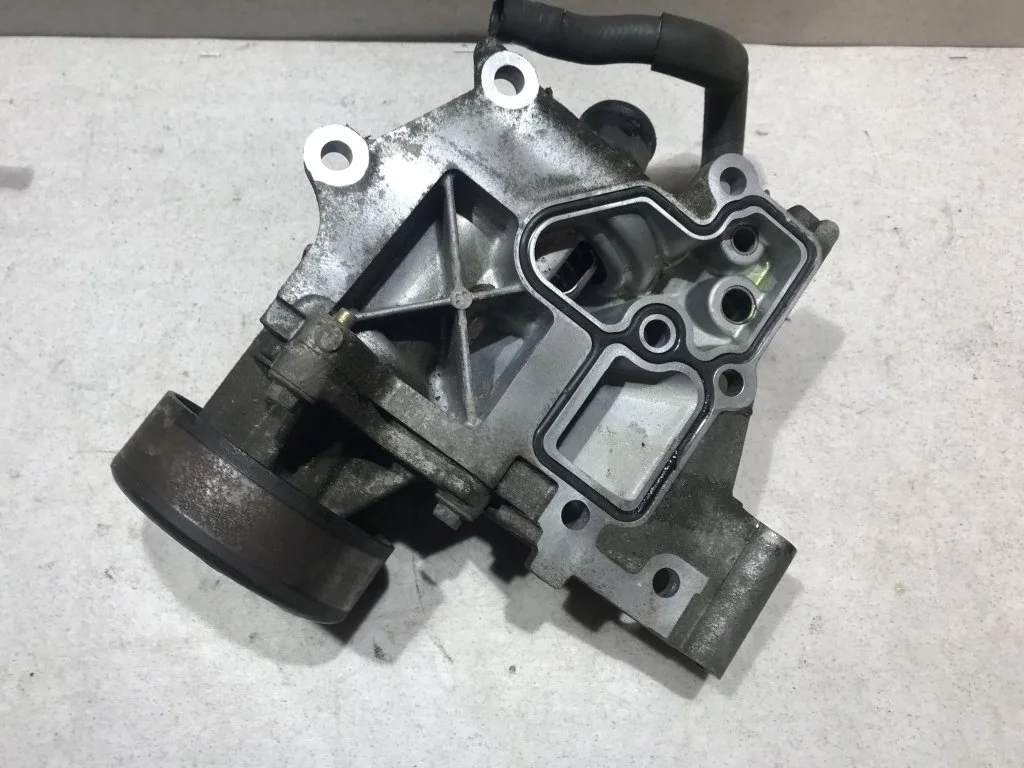 Помпа водяная Nissan Qashqai J10 MR20
