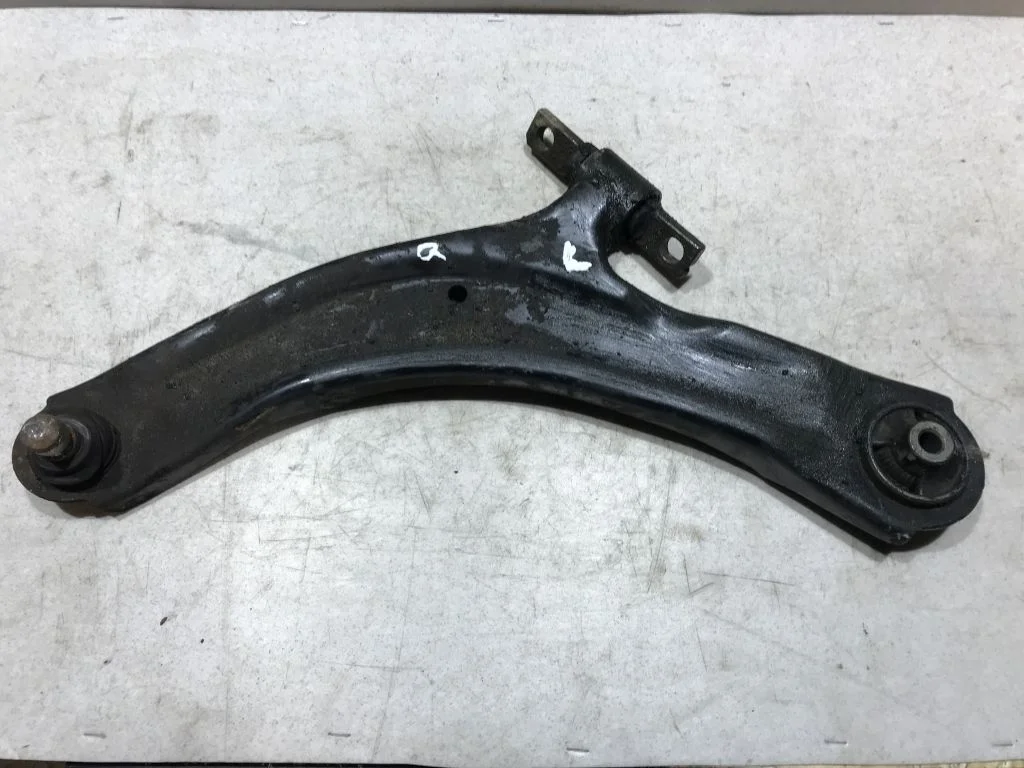 Рычаг передний левый Nissan Qashqai J10 кашкай