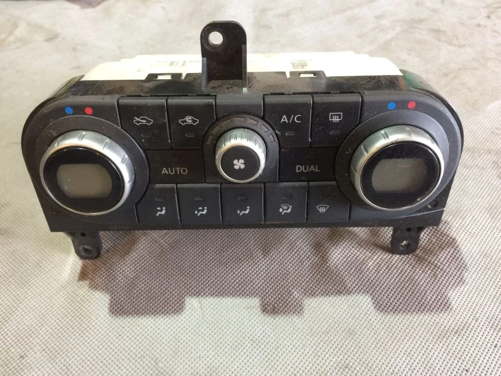 27500JD40B Блок управления климатом Nissan Qashqai J10