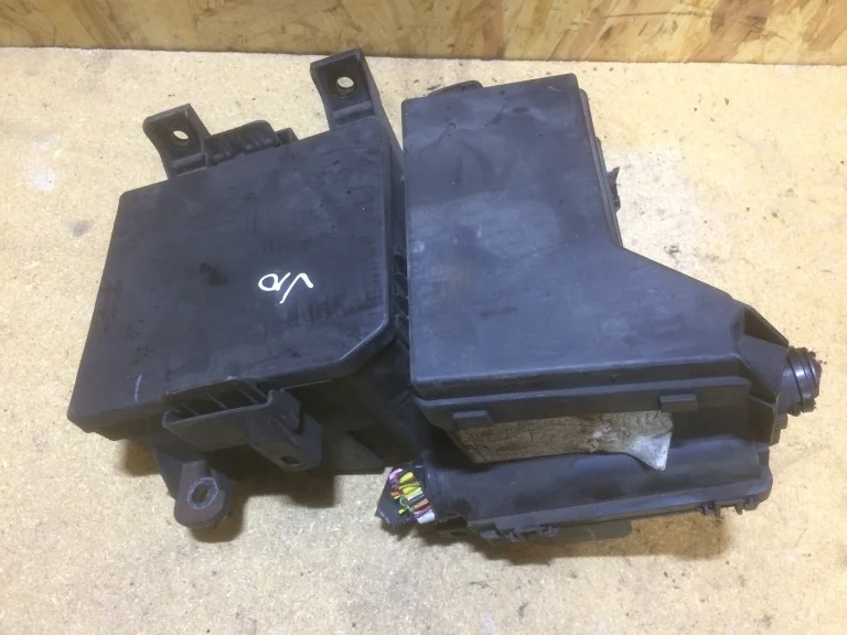 284B8JD00A Корпус предохранителей Nissan Qashqai