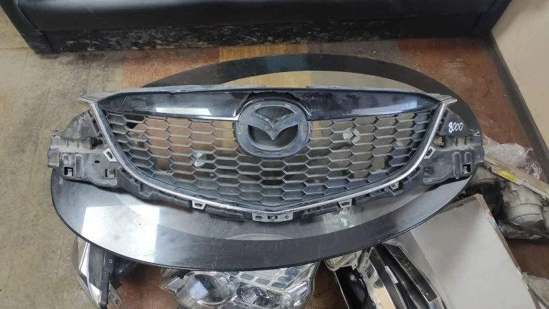 Решетка радиатора Mazda CX-5 2015-2017