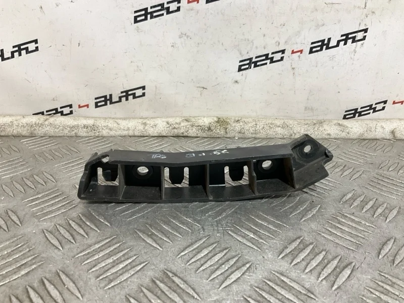 Крепление бампера Ford Focus 1718730 3, переднее правое