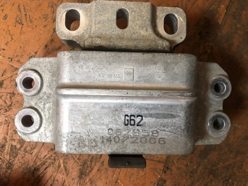 Подушка двигателя Volkswagen Passat 2006 3C5