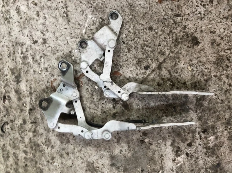 Петля капота BMW 3-Series 2009 E90