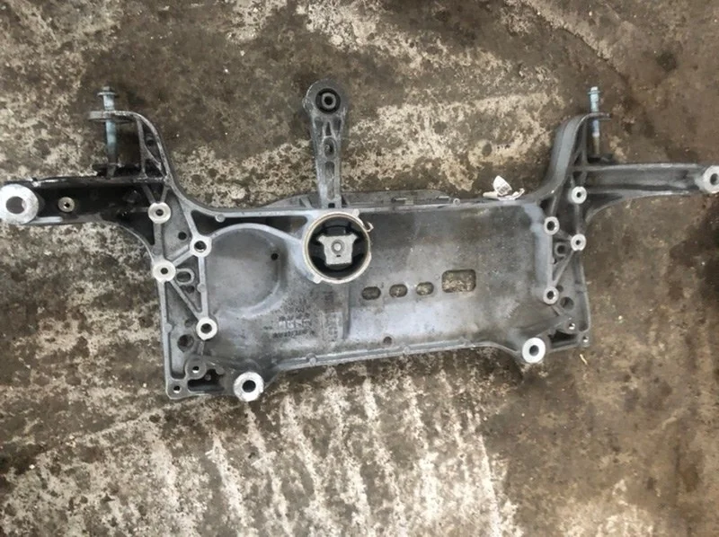 Балка продольная под двс Volkswagen Passat 2008 B6