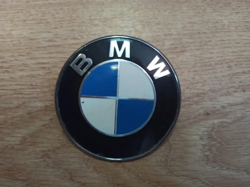 Эмблема BMW 3-Series 2006 E90