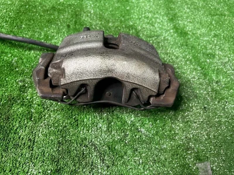 Суппорт тормозной Volkswagen Golf 2008 1K1