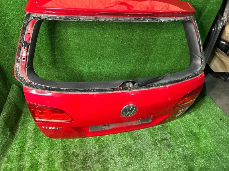Крышка багажника Volkswagen Passat 2012 365