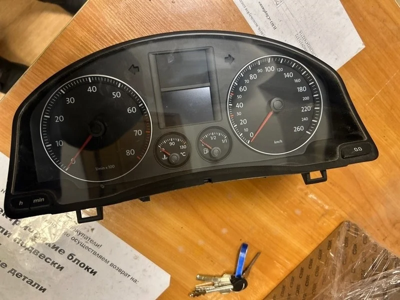 Панель приборов Volkswagen Golf 2008 1K1