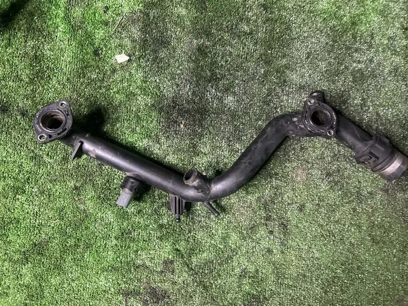 Патрубок системы охлаждения Audi A5 2009 8TCALF