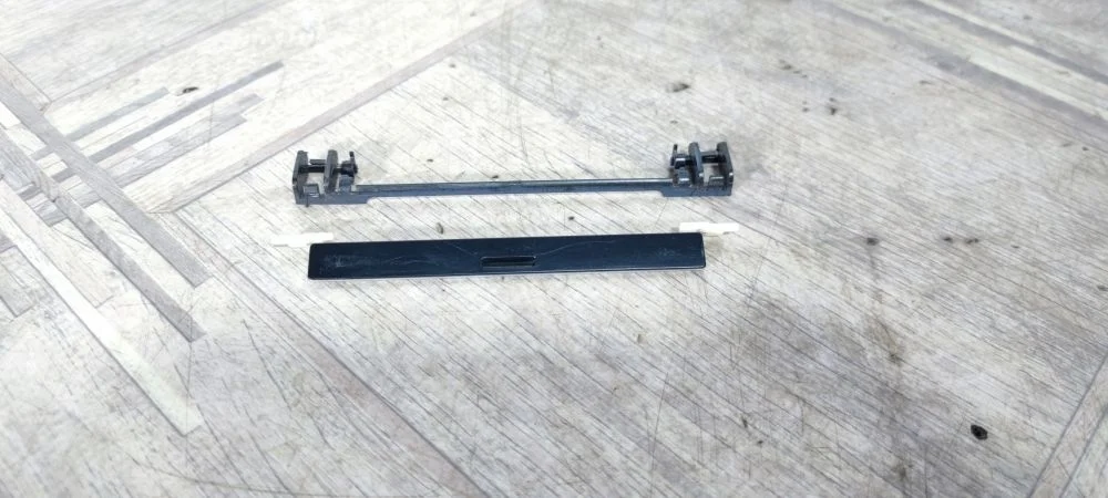 Заглушка молдинга крыши Range Rover 3 L322