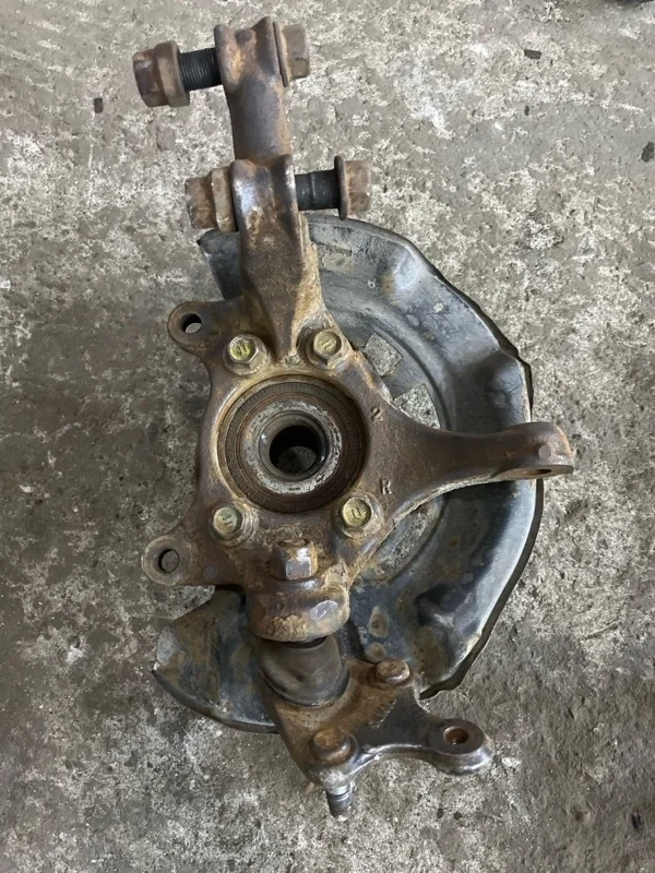 Кулак поворотный правый Toyota Rav 4 (XA30) (2005-2014) 2009