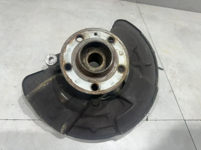 Кулак поворотный Volvo S60
