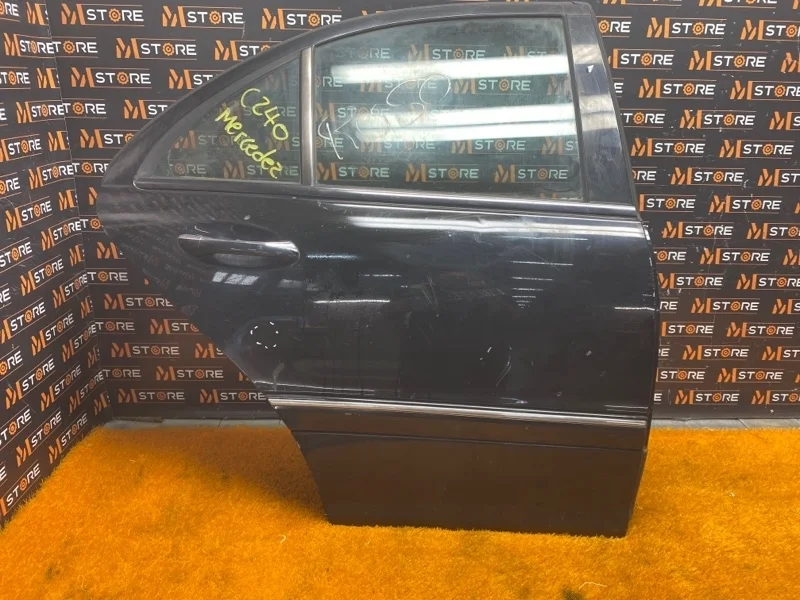 Дверь Mercedes-Benz -Class 2003 W203