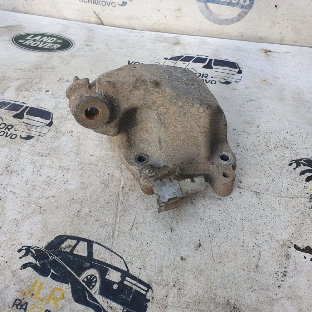 Кронштейн двигателя правый Mercedes-Benz ML 3.0D M-класс W164 (2005—2008) OM642 2006