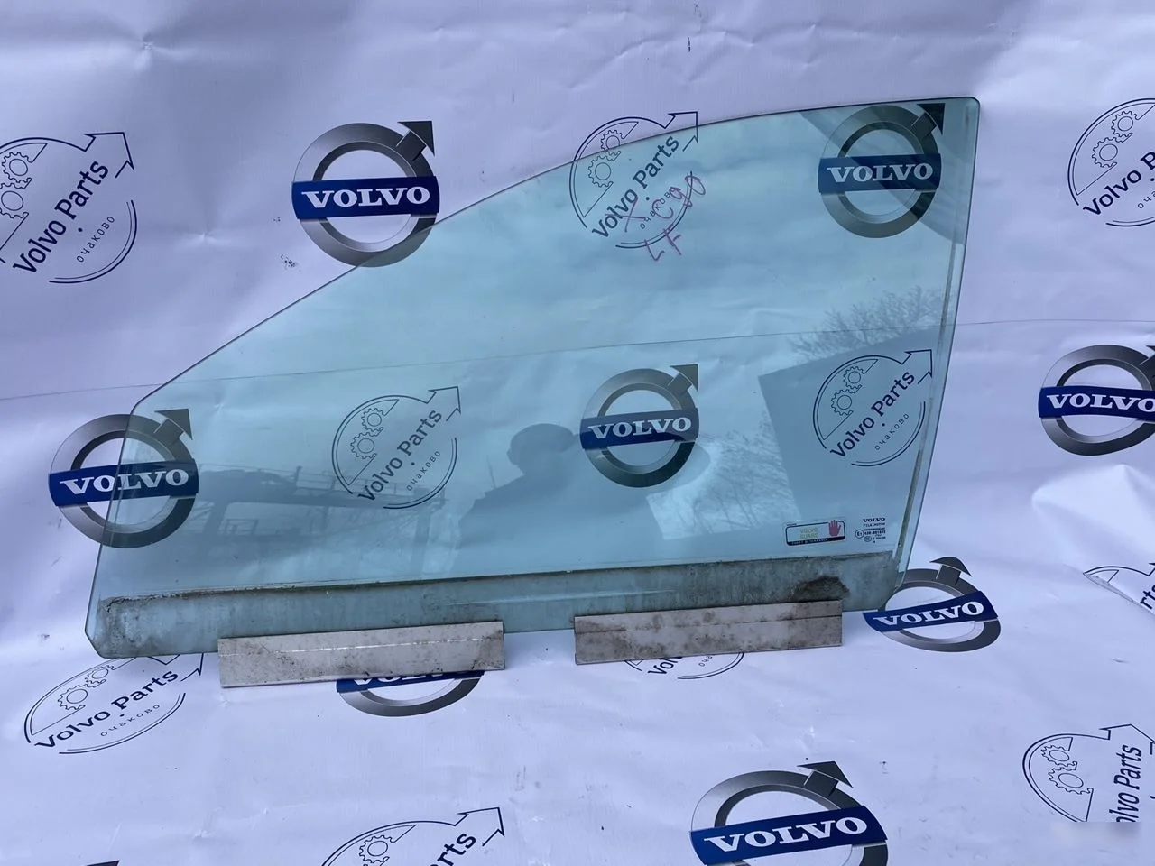 Стекло двери передней левой Volvo XC90 2002-2014 XC90 I рестайлинг (2006—2014)